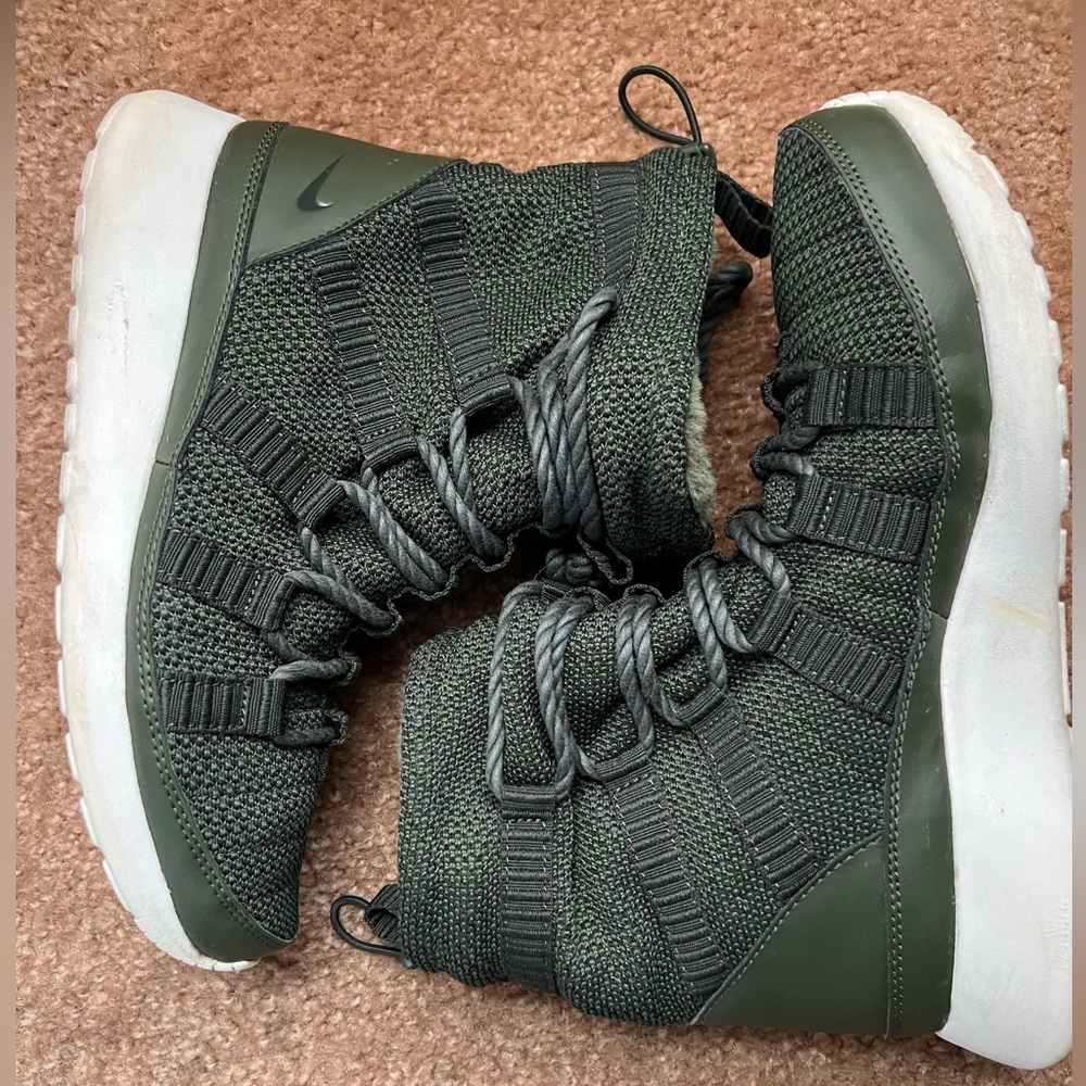 Nike Roshe Green Athletic High-Top Sneakers women’s